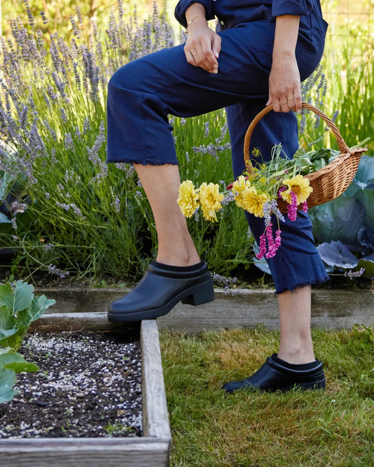 ABEO Capital Clog Metatarsal-Women Standard | Education