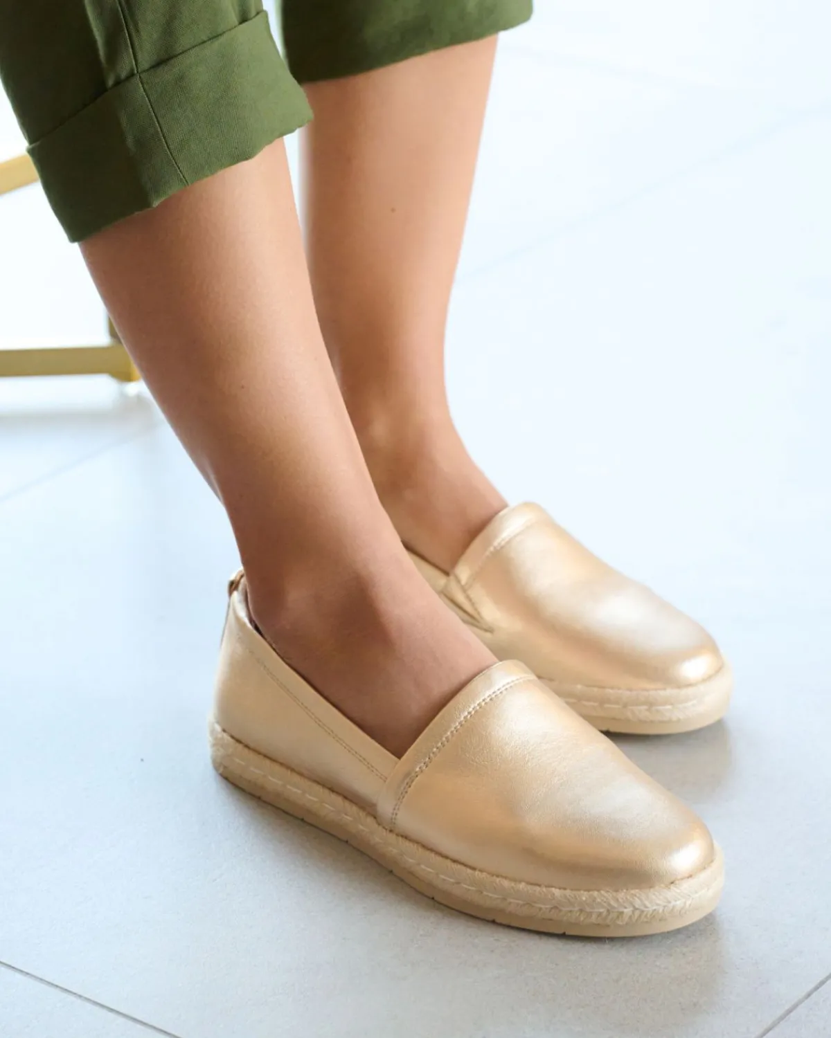 ABEO Isle Slip On-Women Standard | Education
