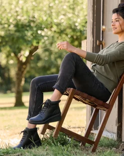 ABEO Passage Lace Up-Women Standard | Education