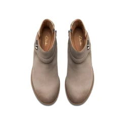 Clarks Neva Buckle-Women Wide | Standard