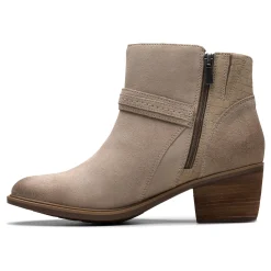 Clarks Neva Buckle-Women Wide | Standard