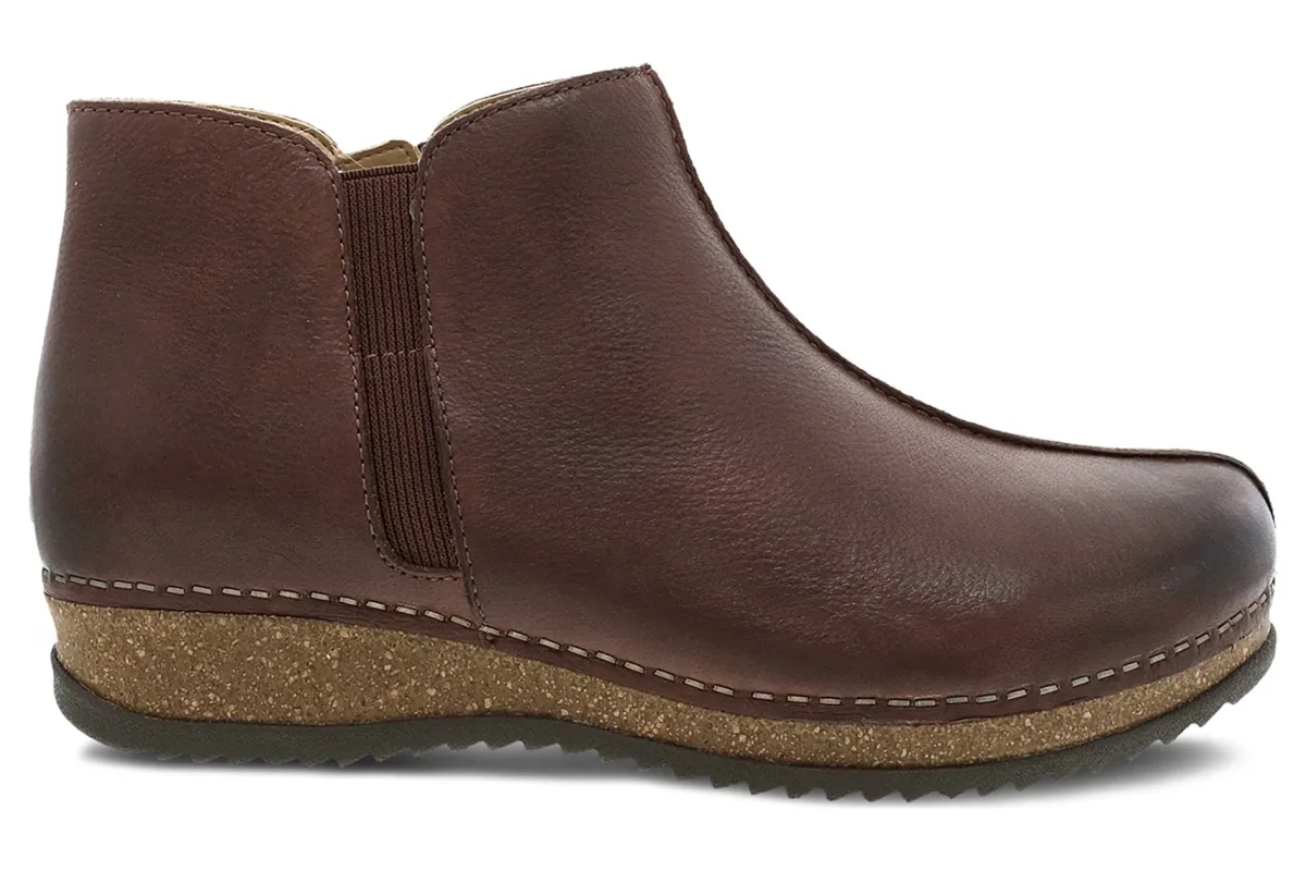 Dansko Makara-Women Standard | Education