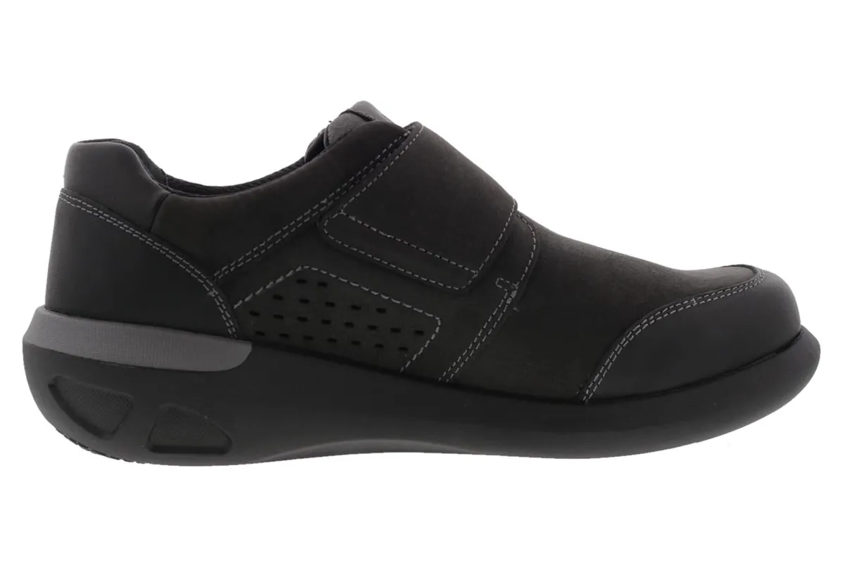 Drew Shoes Marshall- Service | Education