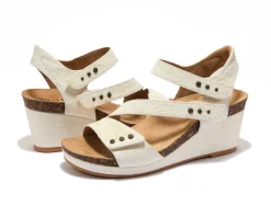 Halsa Footwear Giselle-Women Wide | Standard