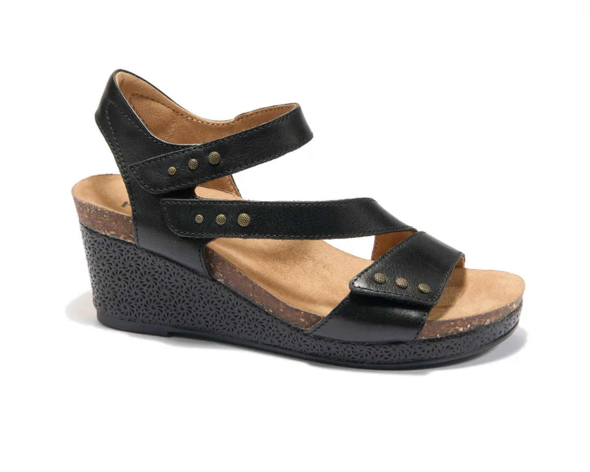 Halsa Footwear Giselle-Women Wide | Standard