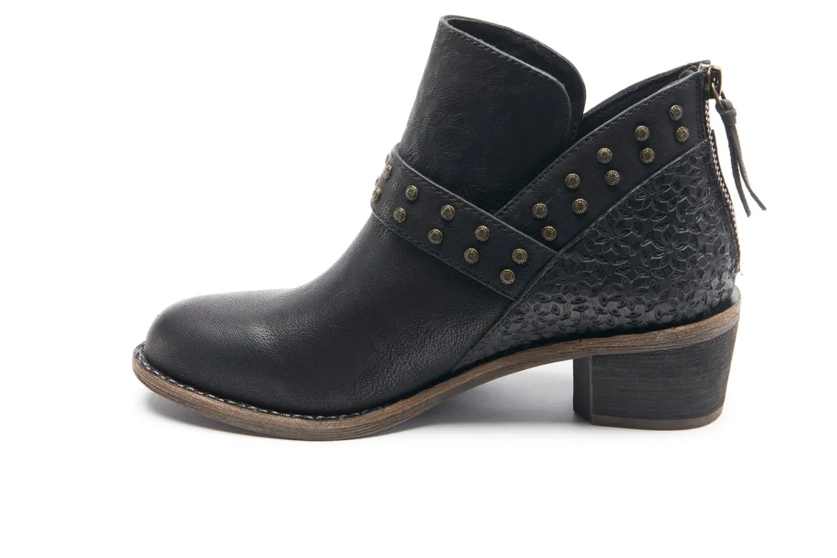Halsa Footwear Melania-Women Standard | Wide