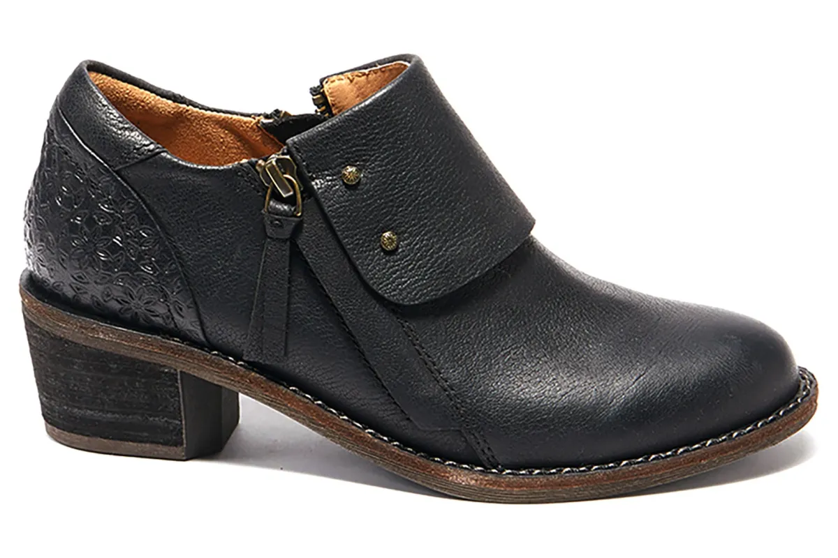 Halsa Footwear Michelle-Women Standard | Wide