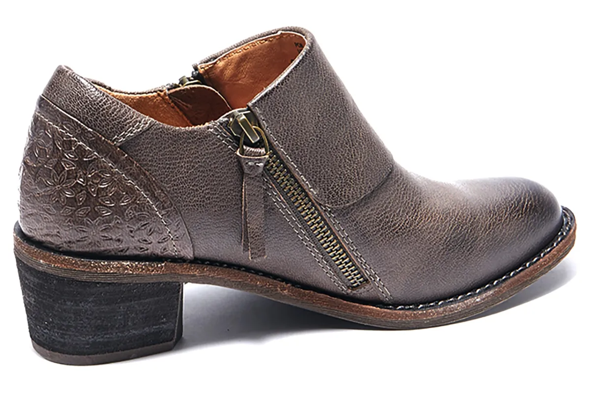 Halsa Footwear Michelle-Women Standard | Wide