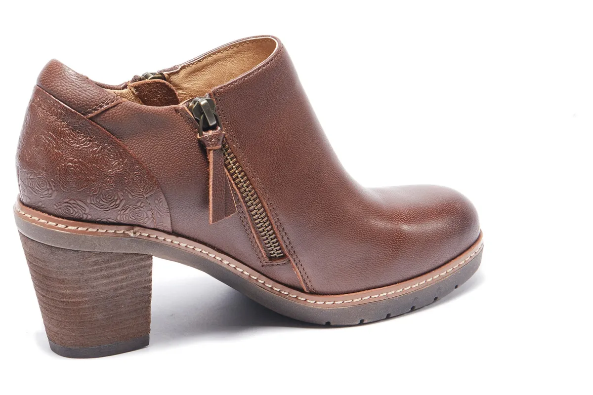 Halsa Footwear Rylee-Women Standard | Wide