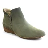 Revere Damascus-Women Wide | Standard
