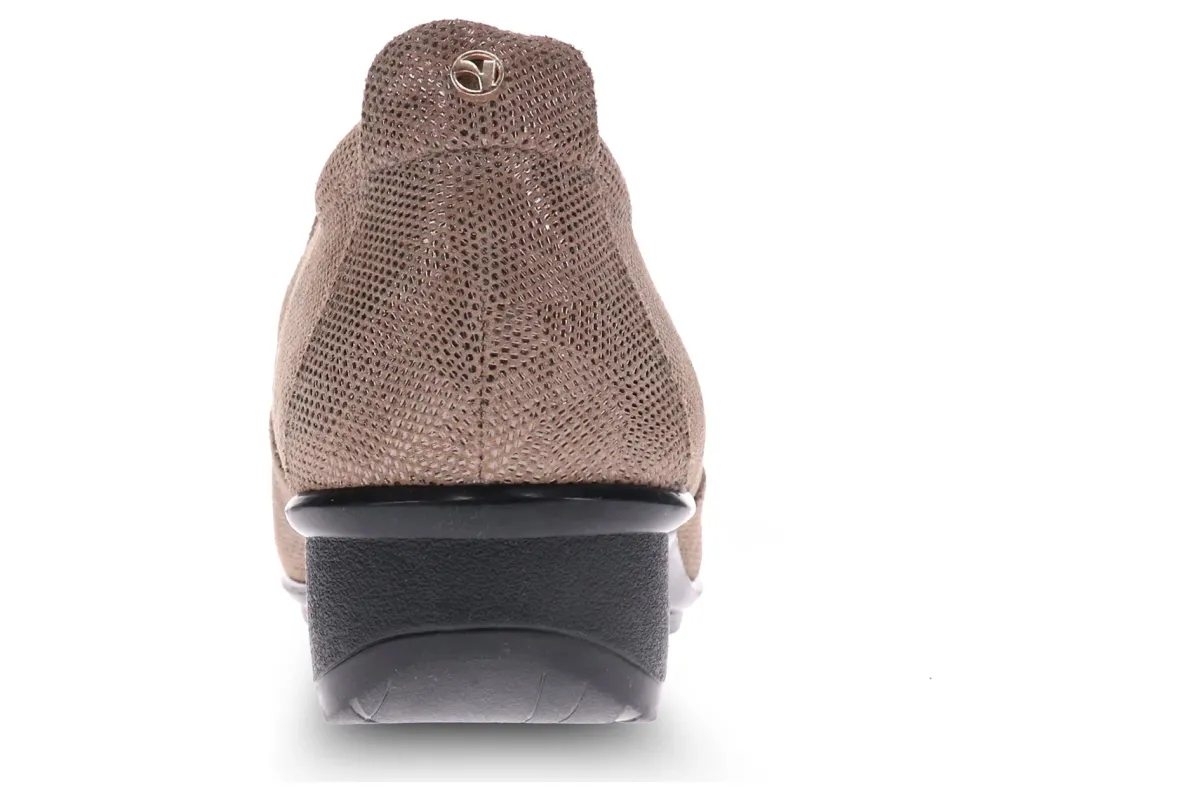 Revere Jamaica-Women Wide | Standard