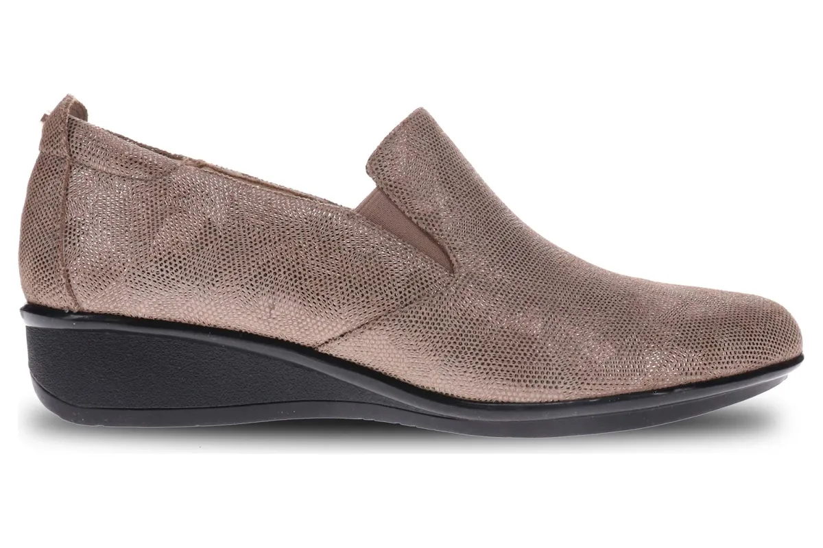 Revere Jamaica-Women Wide | Standard
