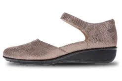 Revere Osaka-Women Wide | Standard