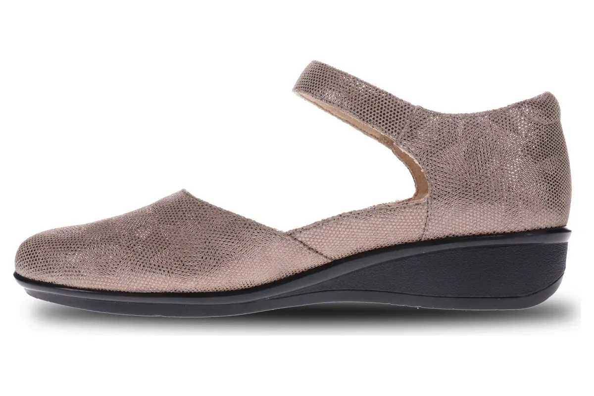 Revere Osaka-Women Wide | Standard