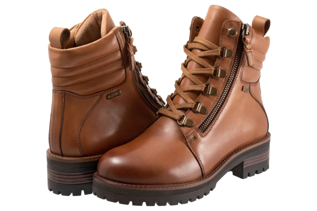 Softwalk Everett-Women Standard | Wide