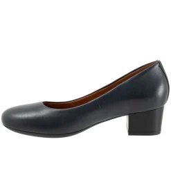 Softwalk Lynn-Women Wide | Standard