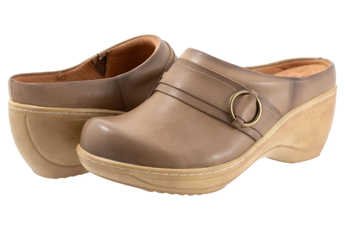 Softwalk Macintyre-Women Standard | Wide