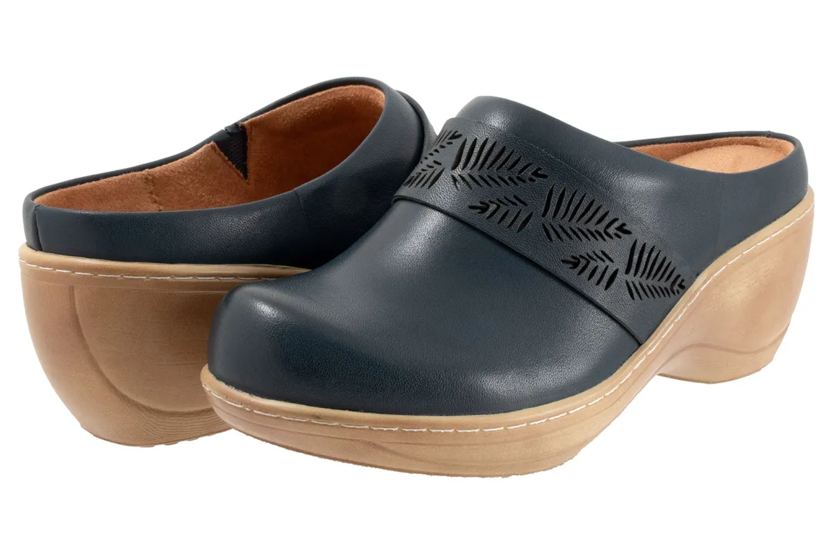 Softwalk Melita-Women Standard | Clogs