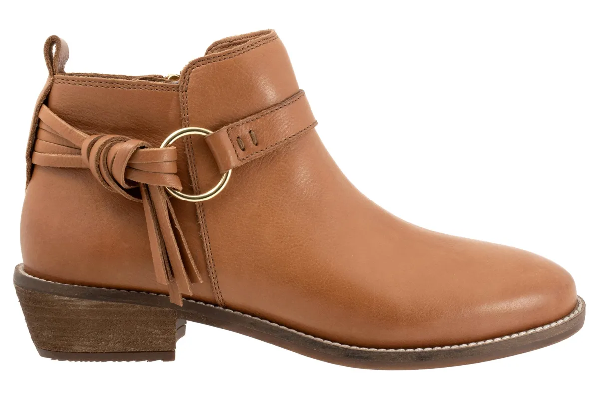 Softwalk Reade-Women Standard | Wide