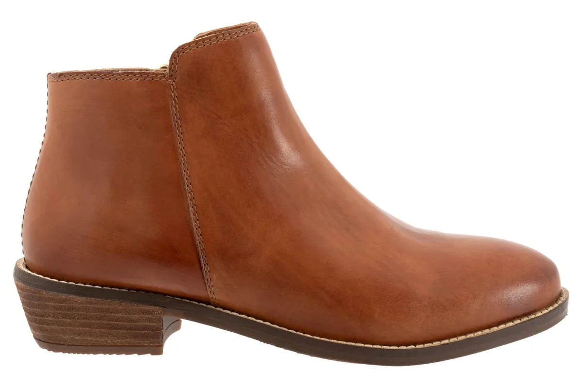 Softwalk Rocklin 2.0-Women Wide | Standard
