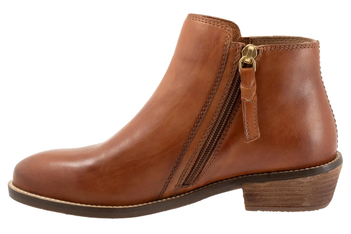 Softwalk Rocklin 2.0-Women Wide | Standard
