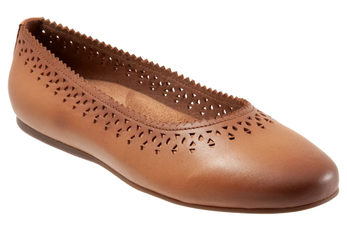 Softwalk Selma-Women Standard | Wide