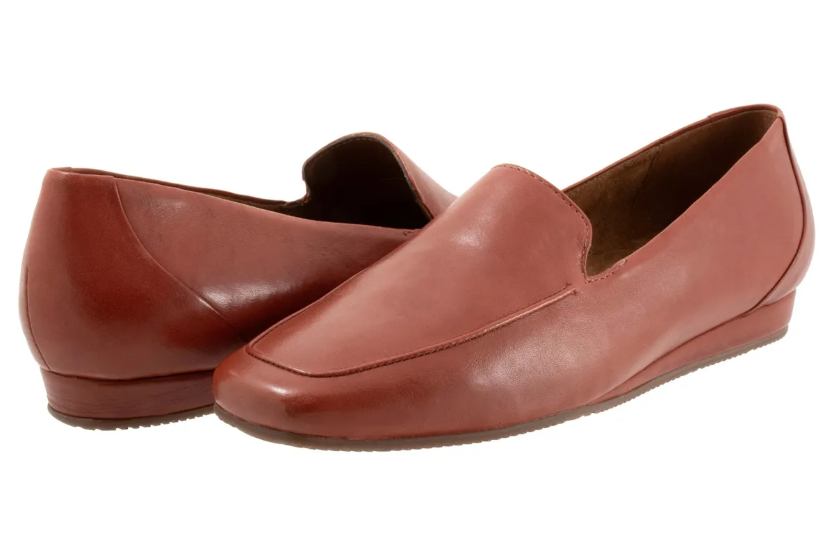 Softwalk Vista-Women Wide | Standard