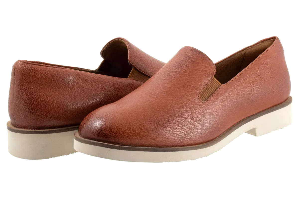 Softwalk Whistle II-Women Standard | Wide