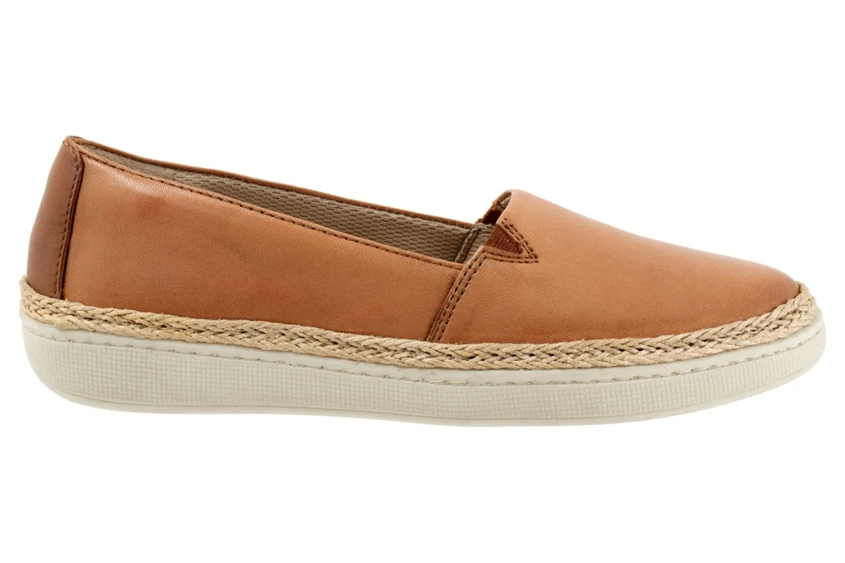 Trotters Accent-Women Wide | Casual Shoes