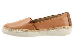 Trotters Accent-Women Wide | Casual Shoes