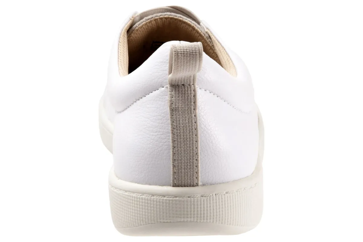 Trotters Avrille-Women Wide | Casual Shoes