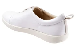 Trotters Avrille-Women Wide | Casual Shoes