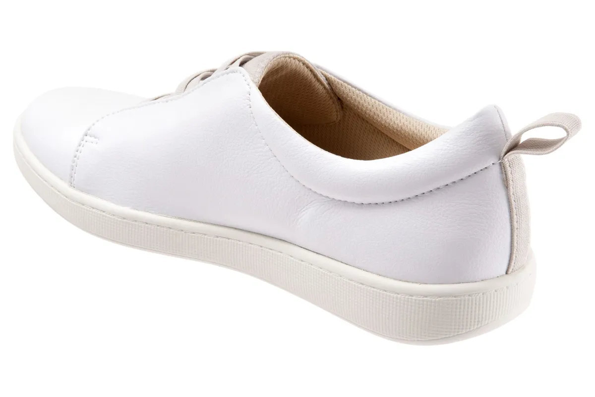 Trotters Avrille-Women Wide | Casual Shoes