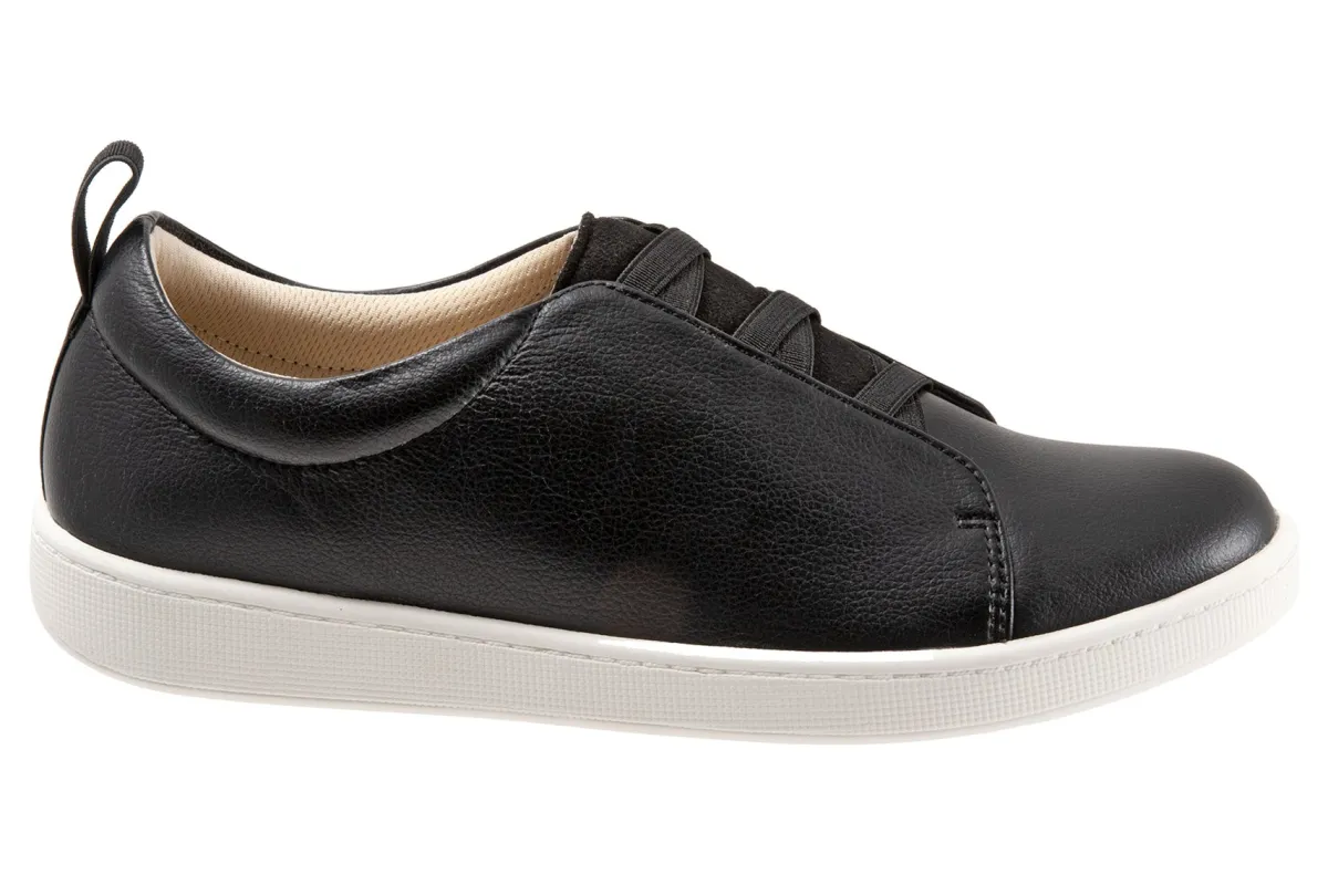 Trotters Avrille-Women Wide | Casual Shoes