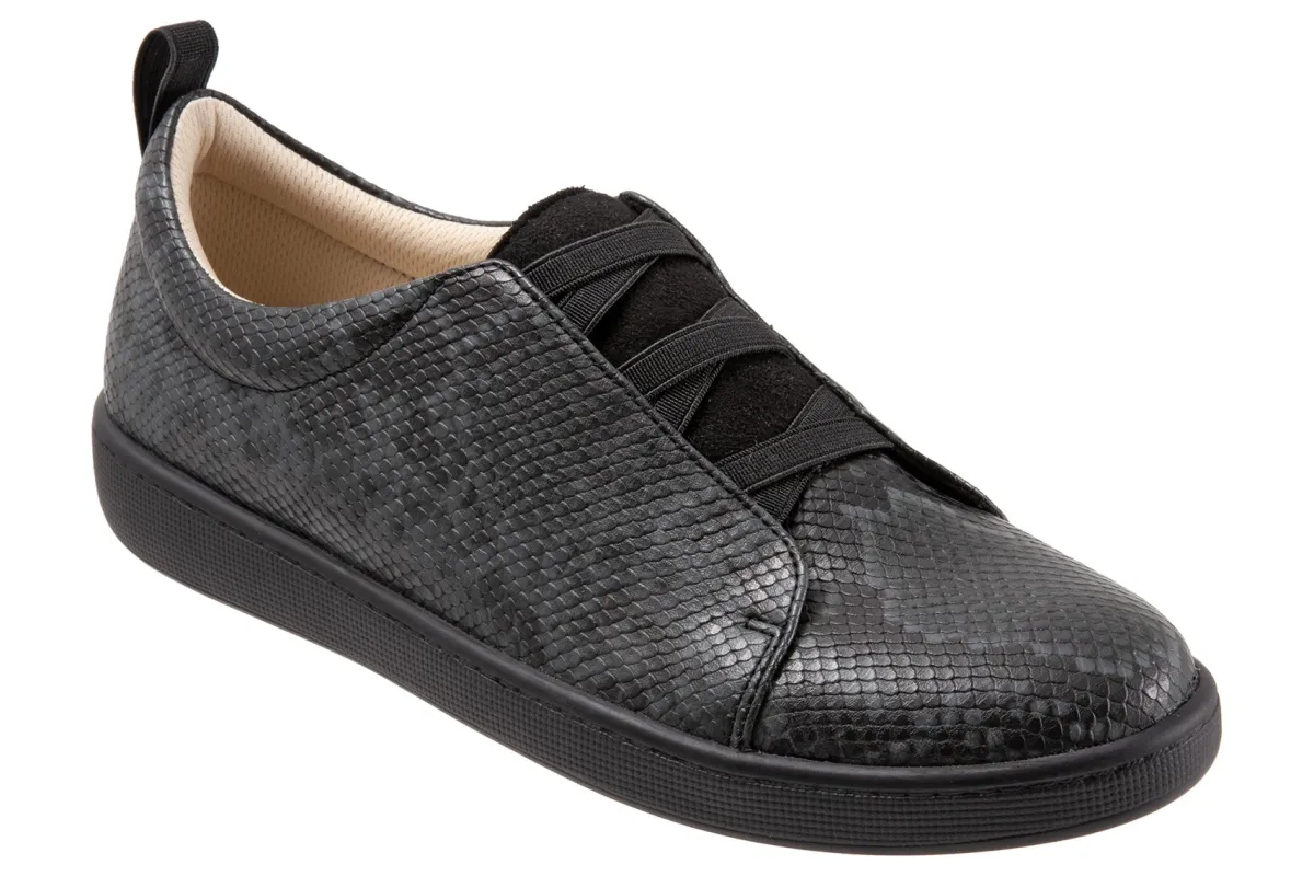 Trotters Avrille-Women Wide | Casual Shoes