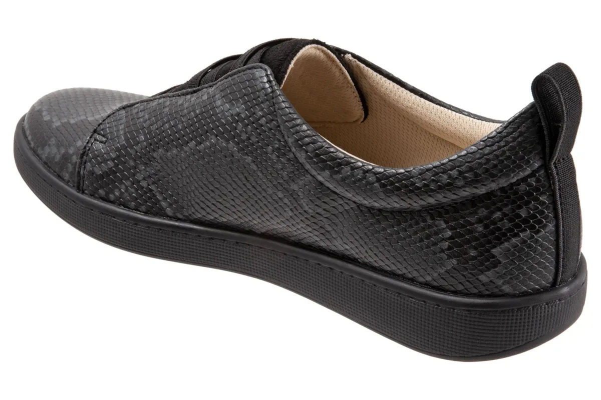 Trotters Avrille-Women Wide | Casual Shoes