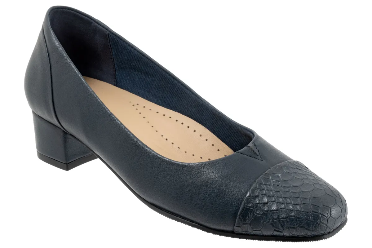 Trotters Daisy-Women Standard | Extra Wide