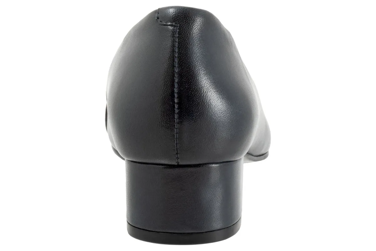 Trotters Dakota-Women Wide | Standard