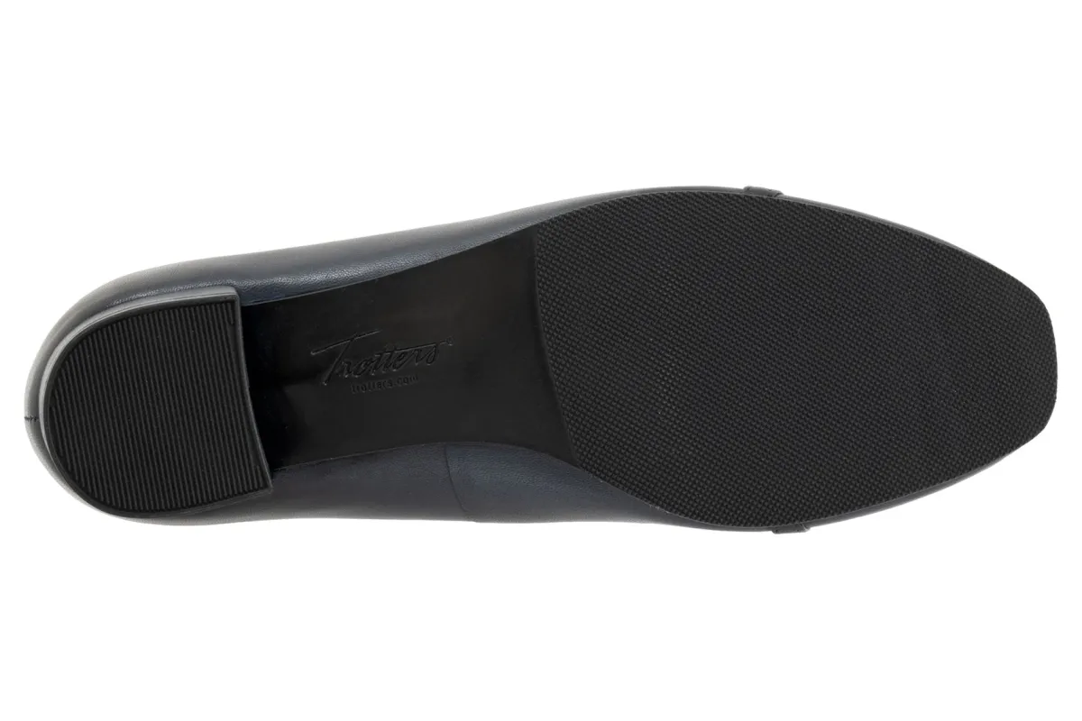 Trotters Dakota-Women Wide | Standard