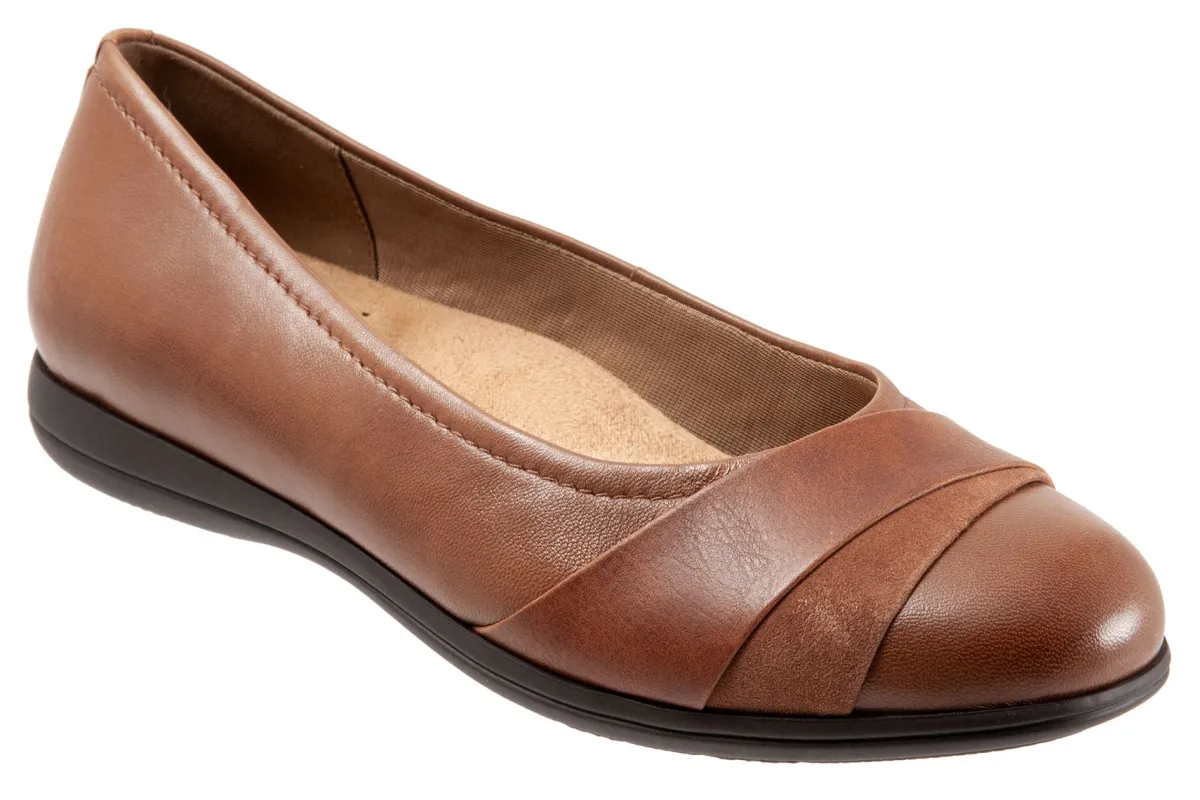 Trotters Danni-Women Standard | Wide