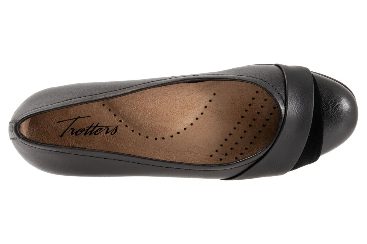 Trotters Danni-Women Standard | Wide
