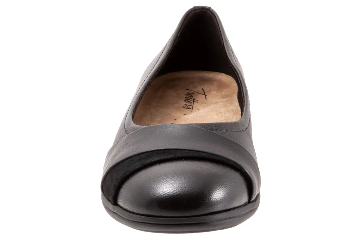 Trotters Danni-Women Standard | Wide