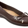 Trotters Dellis-Women Standard | Wide