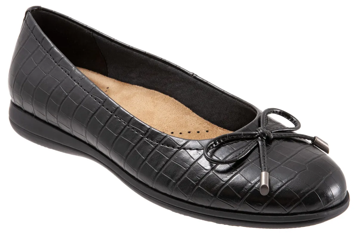 Trotters Dellis-Women Standard | Wide