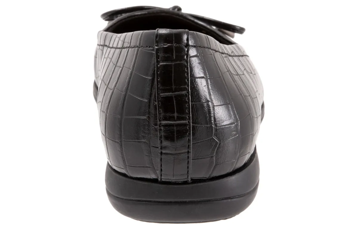 Trotters Dellis-Women Standard | Wide