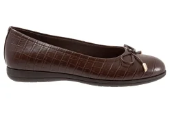 Trotters Dellis-Women Standard | Wide