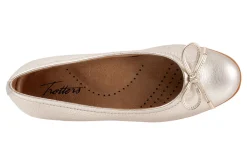 Trotters Dellis-Women Standard | Wide