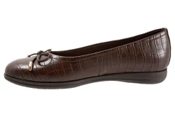 Trotters Dellis-Women Standard | Wide