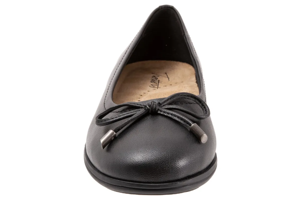 Trotters Dellis-Women Standard | Wide