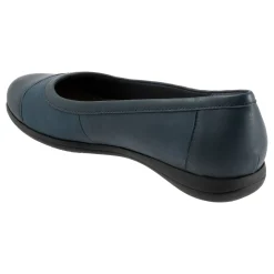 Trotters Delmara-Women Wide | Standard